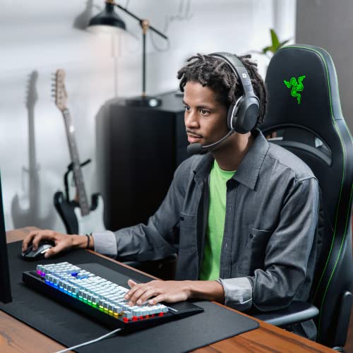 لوحة مفاتيح الألعاب الميكانيكية Razer BlackWidow V3: مفاتيح ميكانيكية خضراء - لمسية وصوتية - إضاءة Chroma RGB - شكل مدمج - وظائف ماكرو قابلة للبرمجة - كواتز